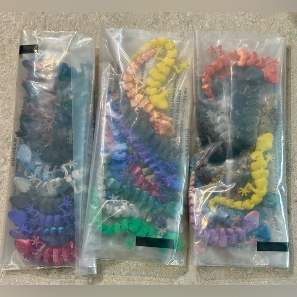 BUY NOW Set of 10 3D Printed Lizard Fidget Toys - Picture 3 of 3